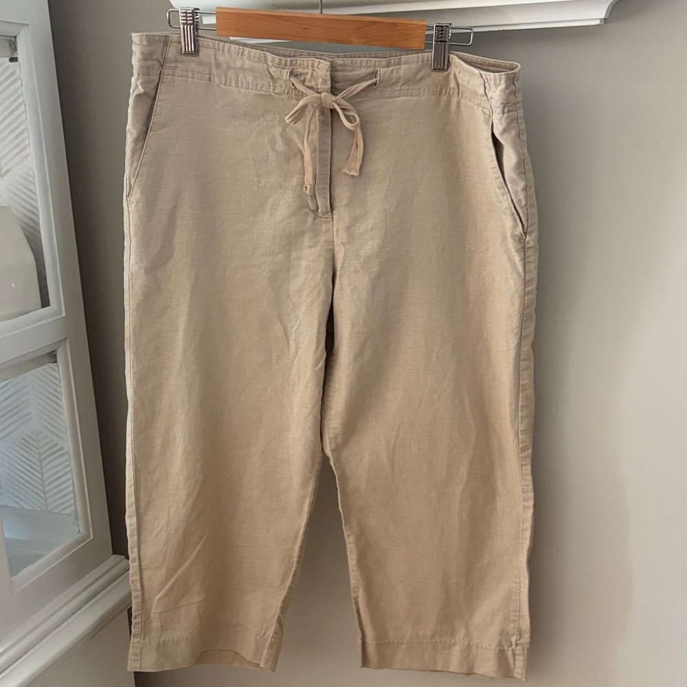 Woman's Tan wide leg capri  Pants